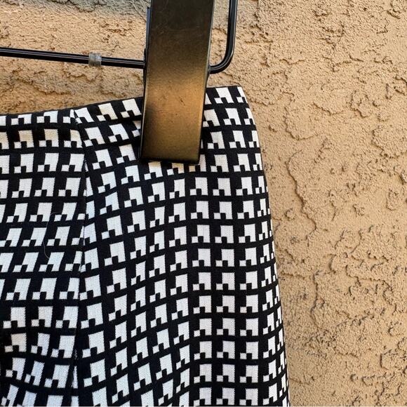 Peter Nygard black and white checkered skirt, women's size 8 - Picture 2 of 5